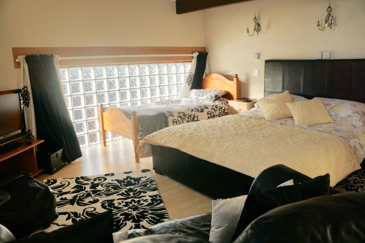 Ravencar Farm B&B Mosborough Екстериор снимка